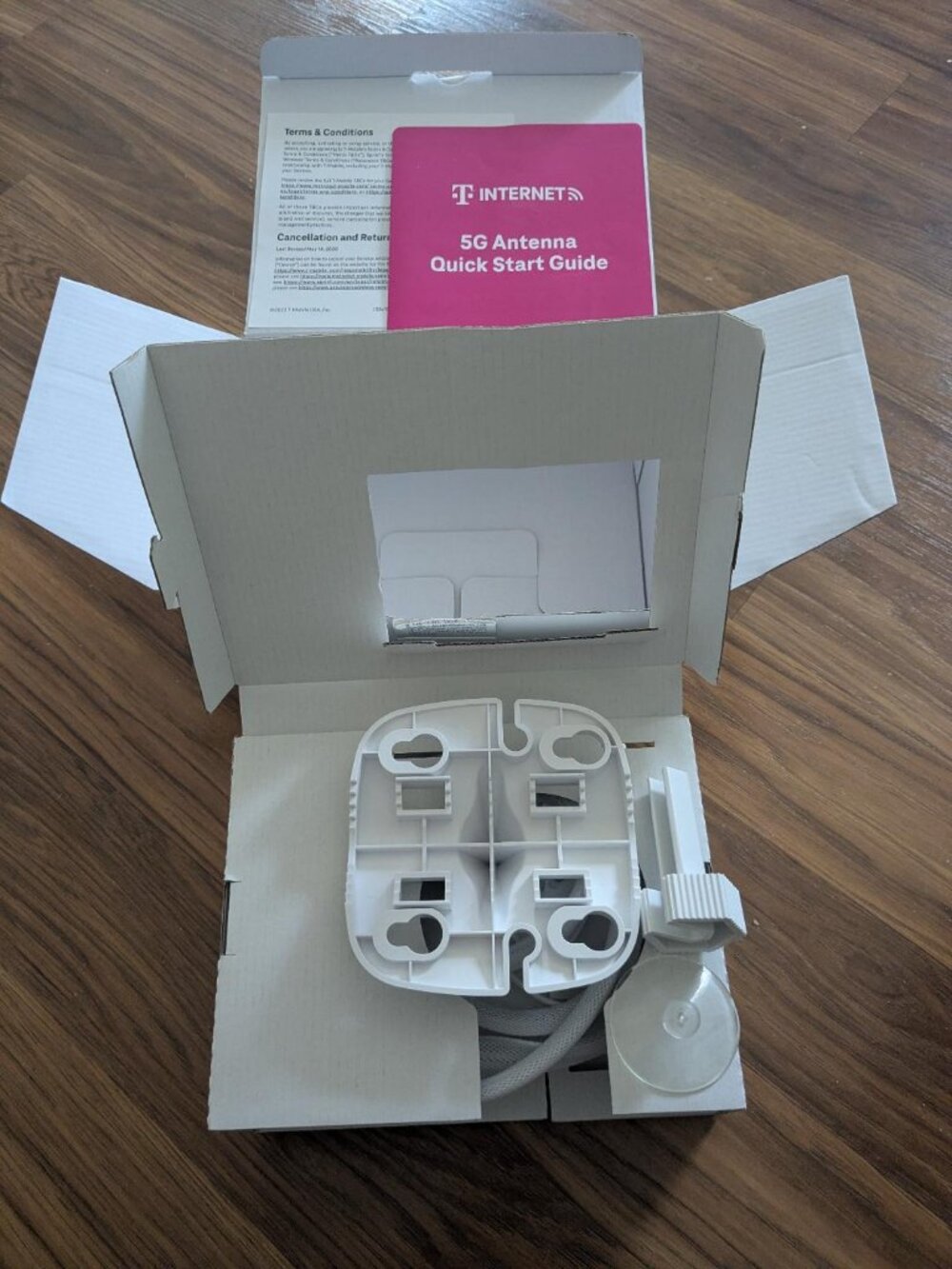 T -Mobile 5 G Indoor Antenna is Only Compatible with Gateway  (G4AR & G4SE)